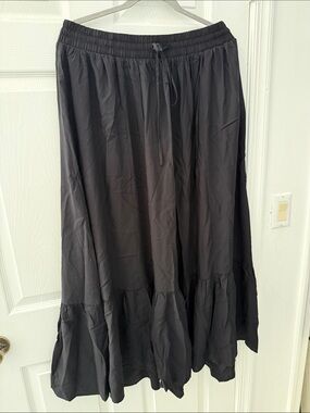 NWT torrid Black Tiered Maxi Skirt with Drawstring Waist